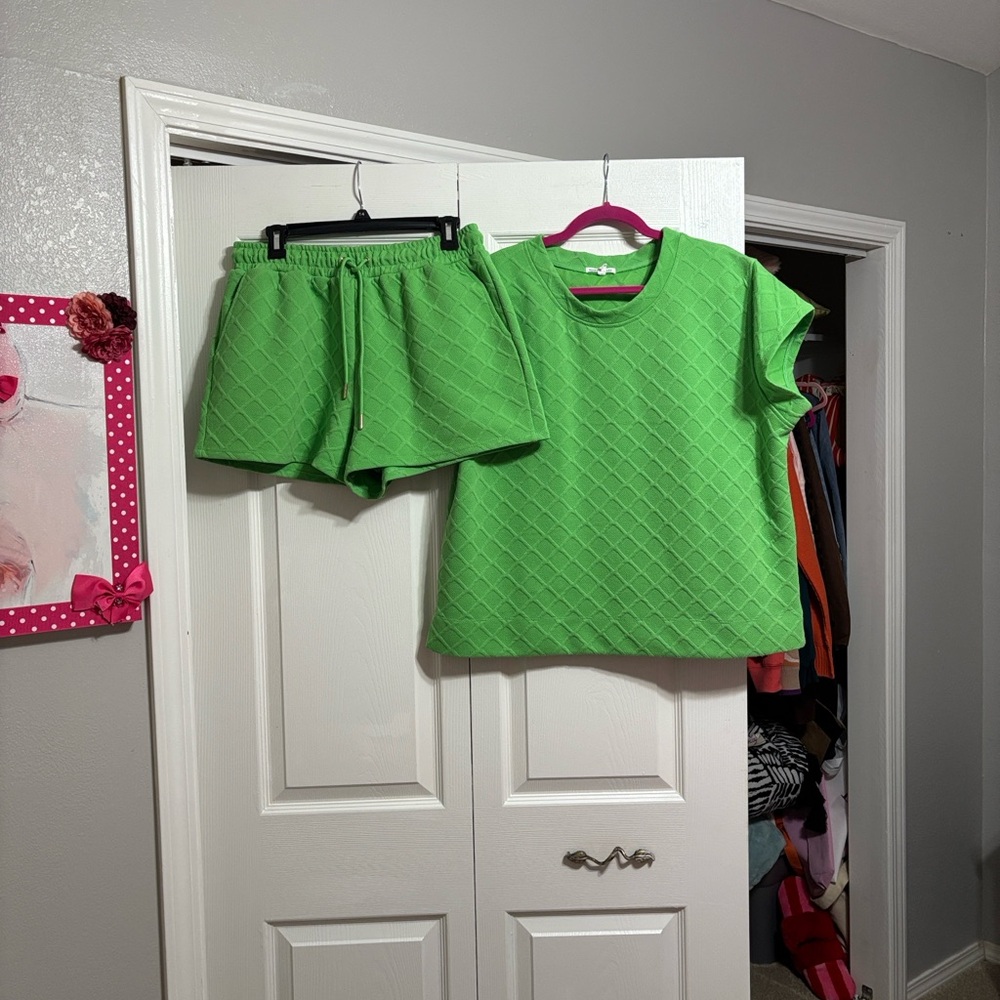 Quilted Short Sleeve Jumpsuit Set in Bright Green